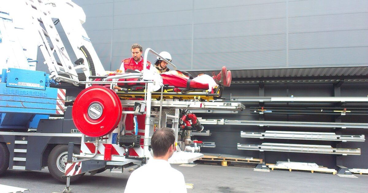 ENr-29 13.07.2015 10:35 Uhr – SCHWARZACH Gebhard-Schwärzler Straße >> Patientenrettung