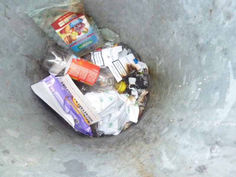 ENr-5 25.02.2014 16:16 Uhr Brand eines Abfalleimers