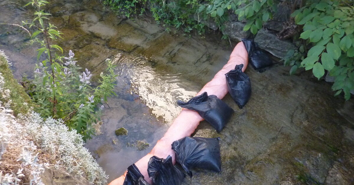 ENr-33 15.07.2015 17:06 Uhr – Rickenbacherstraße >> Ölaustritt in Gewässer