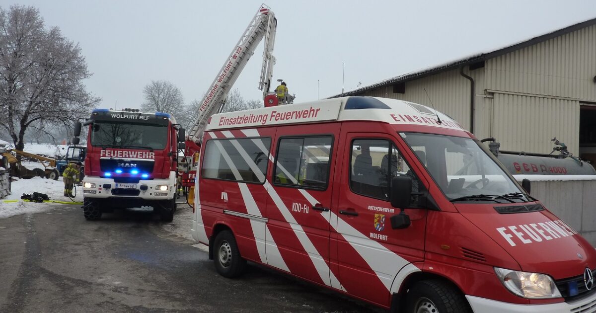 ENr-6 23.01.2017 08:12 Uhr – Holzriedstraße >> Glimmbrand in Zwischendecke und Zwischenwand