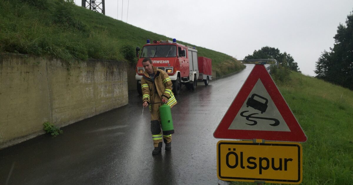 ENr-35 09.08.2016 14:23 Uhr – Frickenescherweg > Ölaustritt