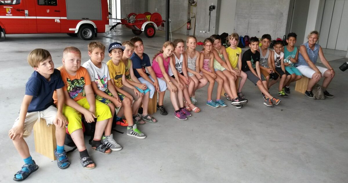 03.07.2015 Volksschule Bütze bei der Feuerwehr