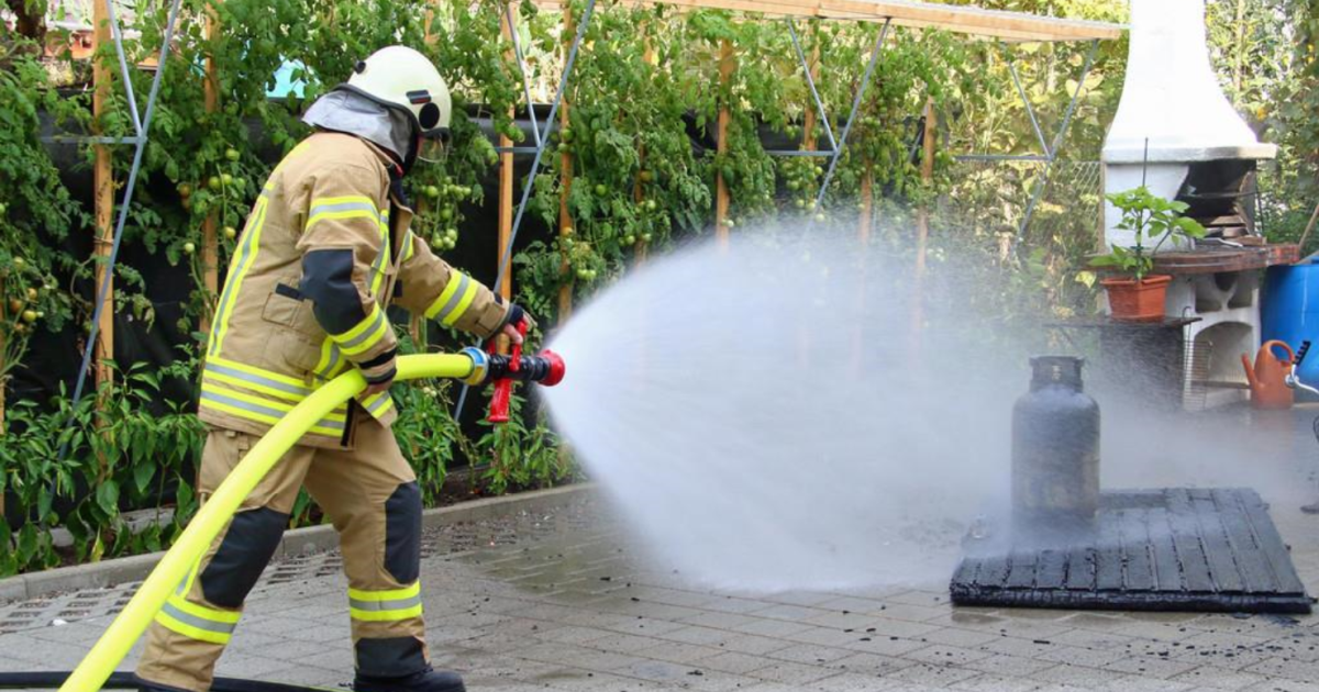 ENr-45 11.09.2015 10:01 Uhr – Achstraße >> Garagenbrand