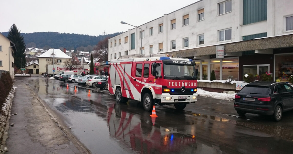 ENr-10 30.01.2017 14:52 Uhr – Lauteracher Straße >> Ölspur
