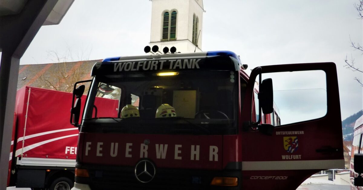 ENr-3 12.01.2017 14:59 Uhr – Auf dem Bühel >> Hydrauliköl auf Straße