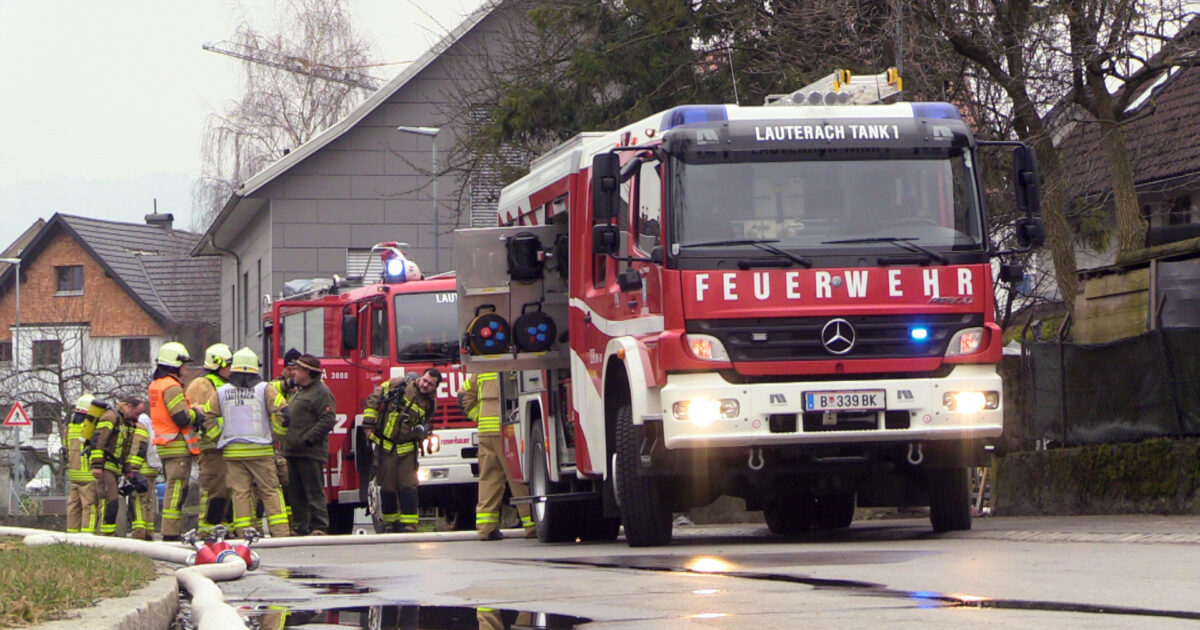 ENr-11 11.02.2018 09:53 Uhr – LAUTERACH Lerchenauerstraße >> Rauchentwicklung