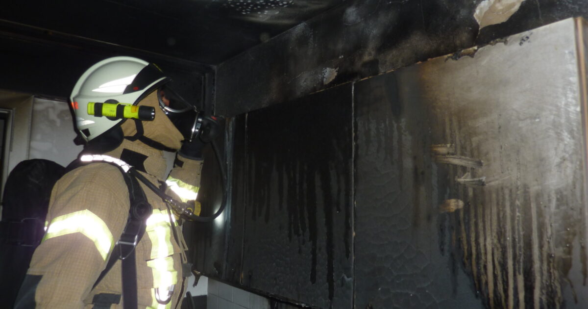 ENr-23 05.05.2018 19:25 Uhr – Achstraße >> Zimmerbrand