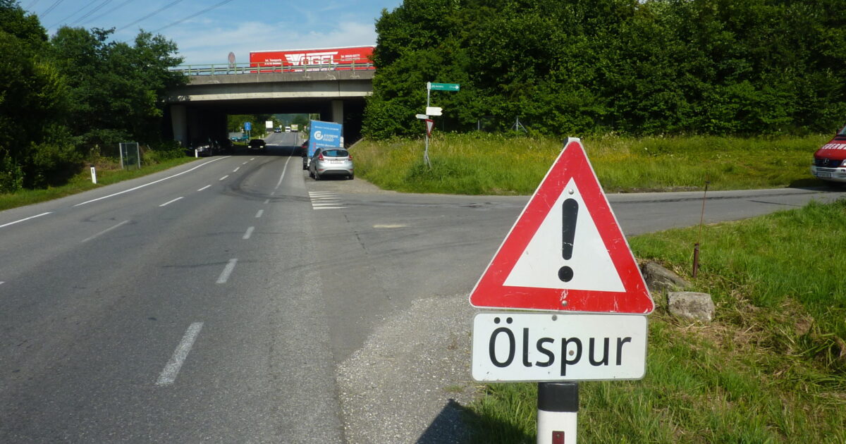 ENr-45 16.07.2018 17:24 Uhr – Weberstraße >> Ölspur