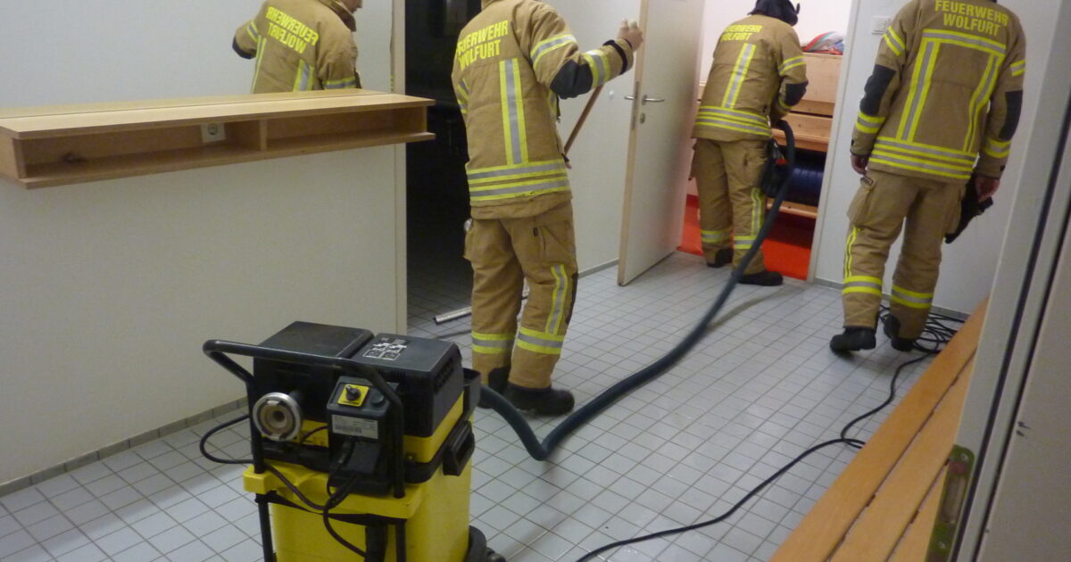 ENr-68 13.11.2018 03:54 Uhr – Sporthallenstraße >> Wasserschaden