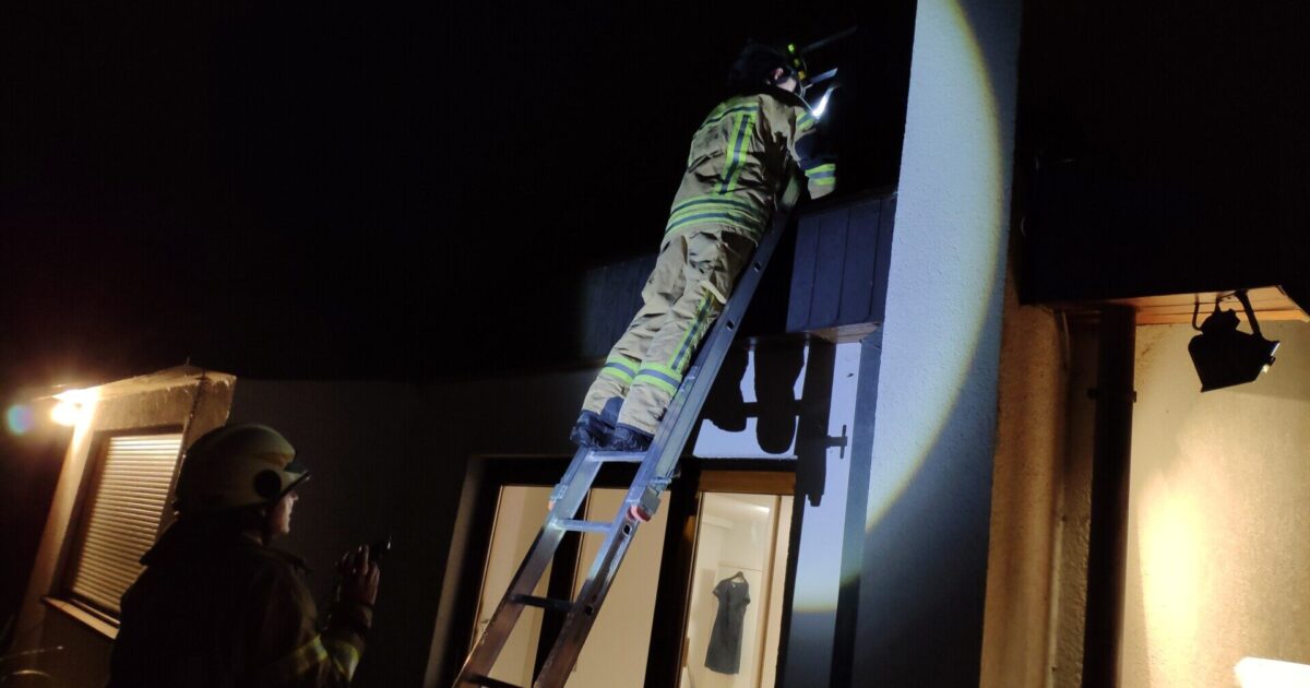 ENr-53 20.08.2019 00:22 Uhr – Schlossgasse >> Wassereintritt in Elektroverteiler