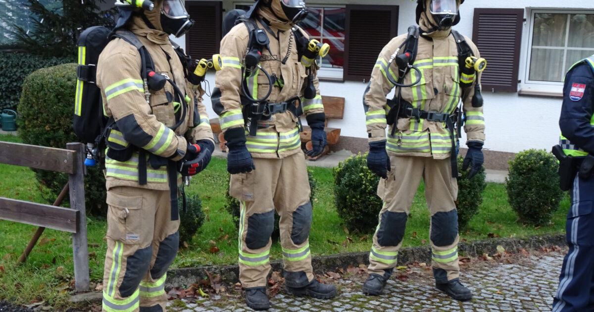 ENr-74 02.12.2019 12:35 Uhr – Bucherstraße >> Kaminbrand vermutet