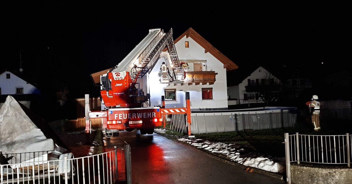 ENr-20 03.02.2021 04:26 Uhr – Dammstraße >> Patientenbergung