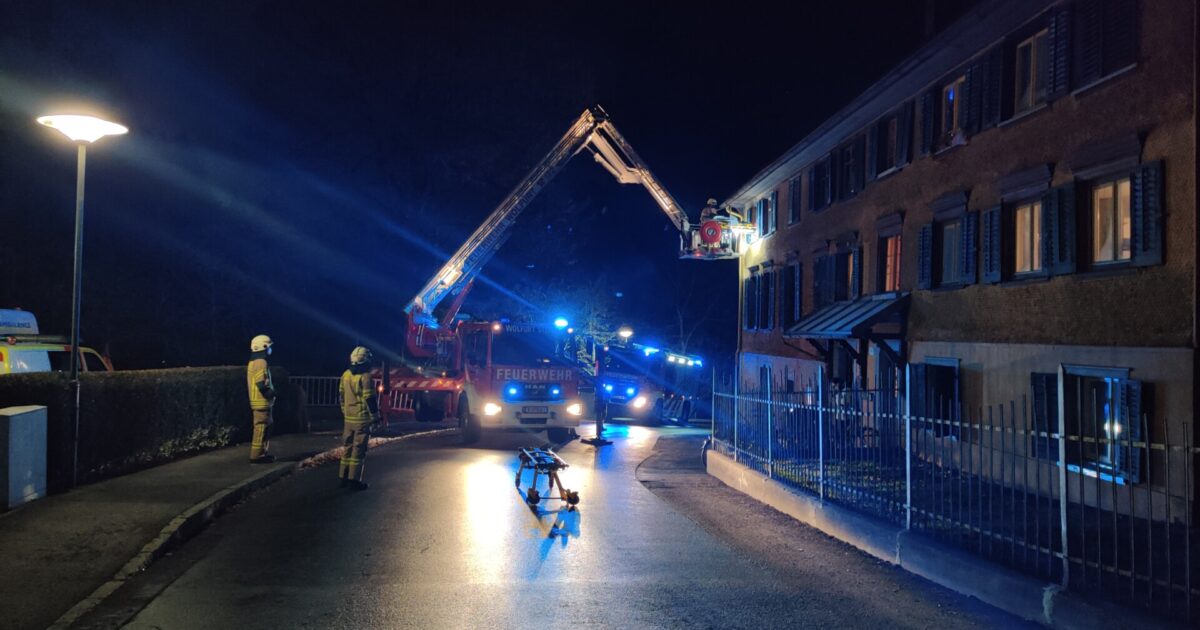 Einsatz Nr-04 19.01.2022 05:49 Uhr – Kennelbach >> Patientenbergung mittels Steiger