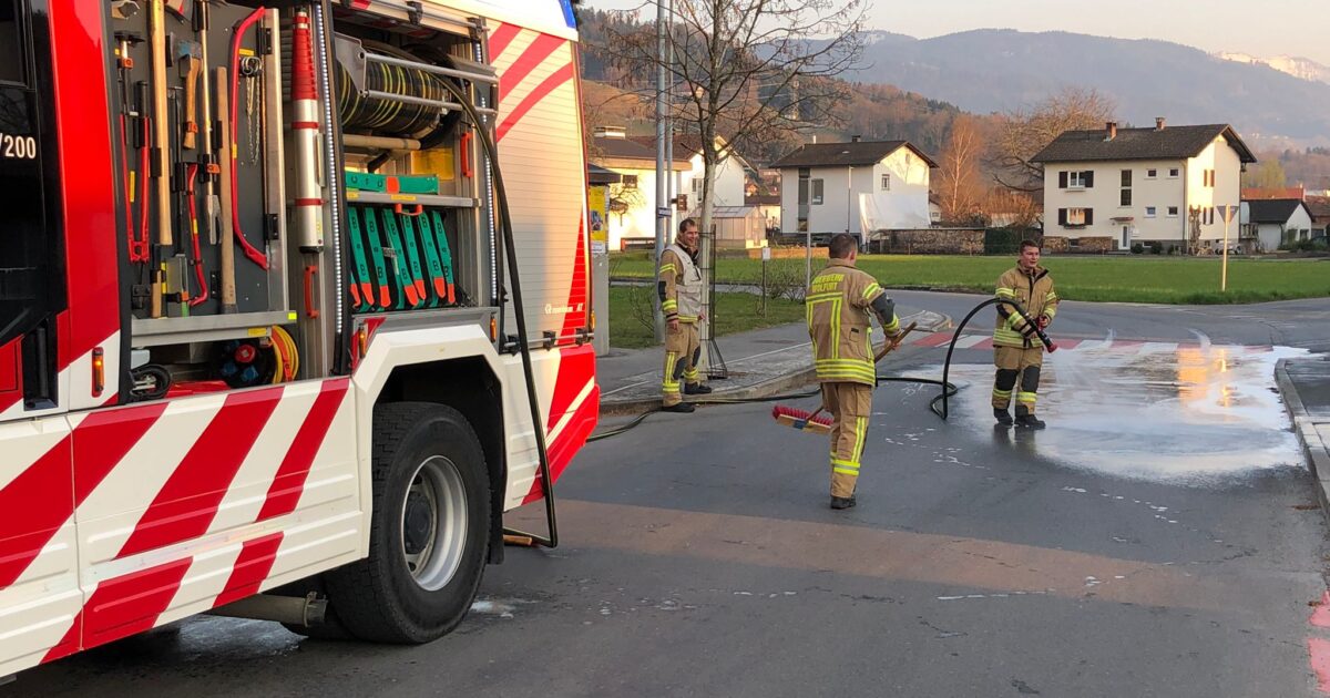 Einsatz Nr-15 24.03.2022 17:46 Uhr – Montfortstraße>> Dieselspur