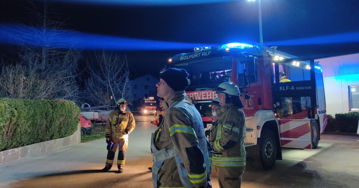 Einsatz Nr-13 21.03.2022 22:33 Uhr – Inselstraße >> Kaminbrand