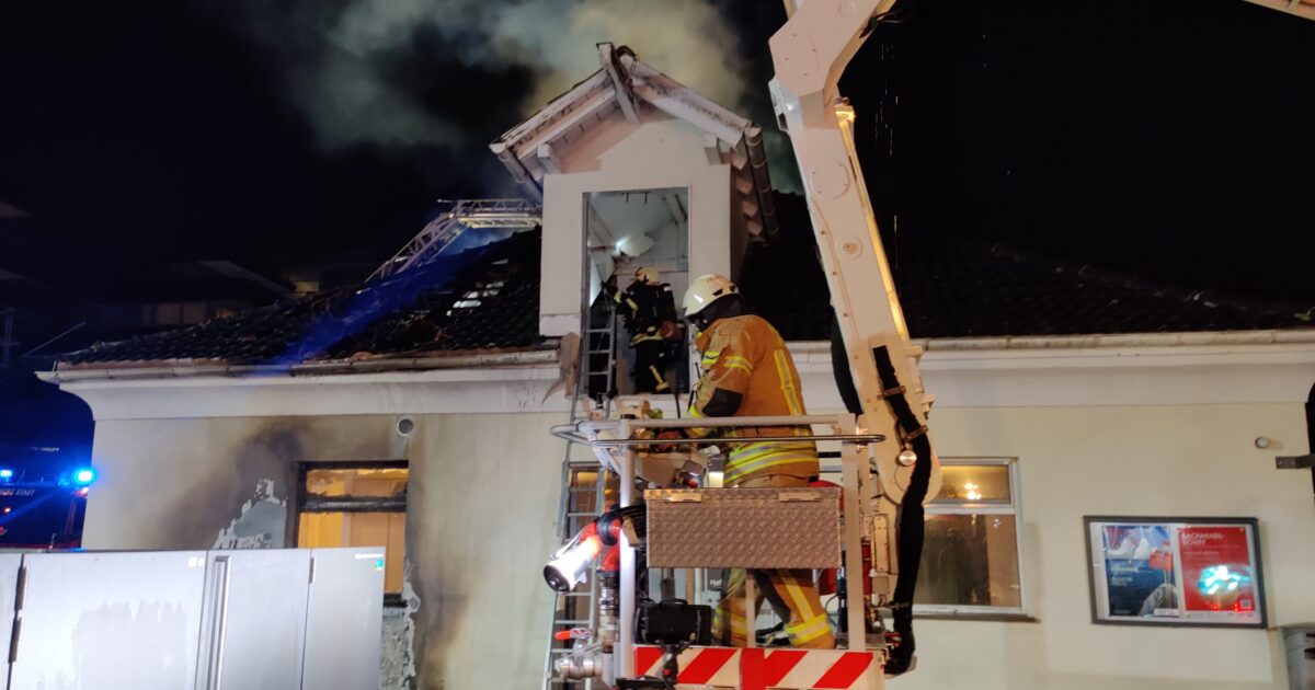 Einsatz Nr-14 22.03.2022 01:31 Uhr – BREGENZ Seestraße >> Dachstuhlbrand