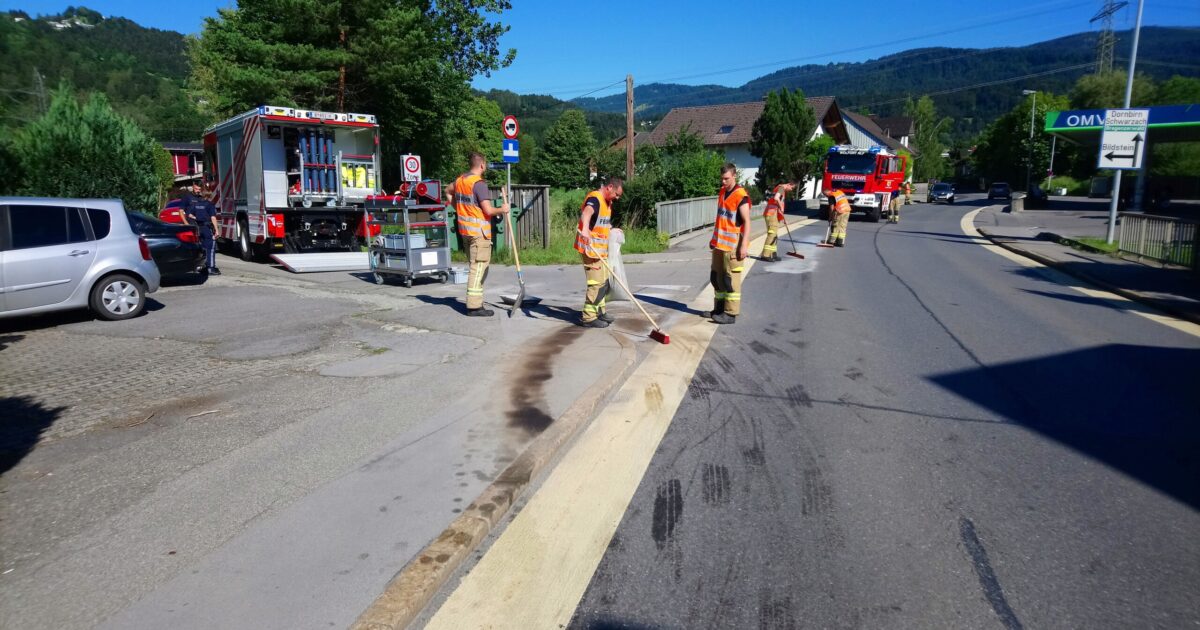 Einsatz Nr-63 02.07.2022 17:16 Uhr – Dornbirner Straße >> Ölspur
