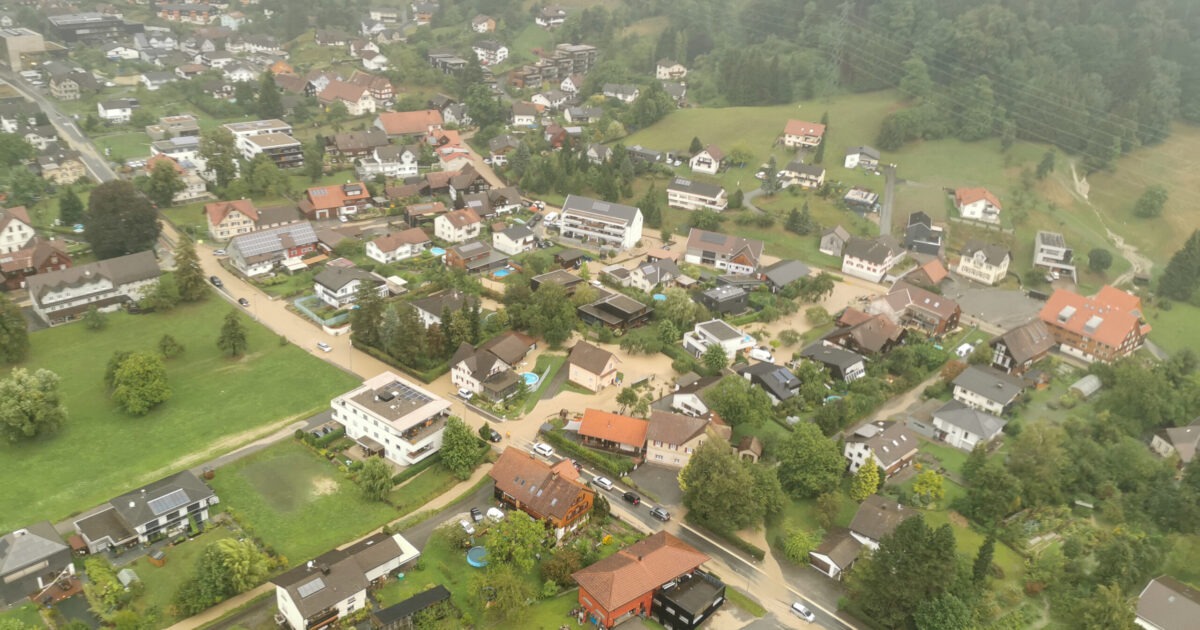 18. August 2023 Sandsackfüllaktion der Gemeinde