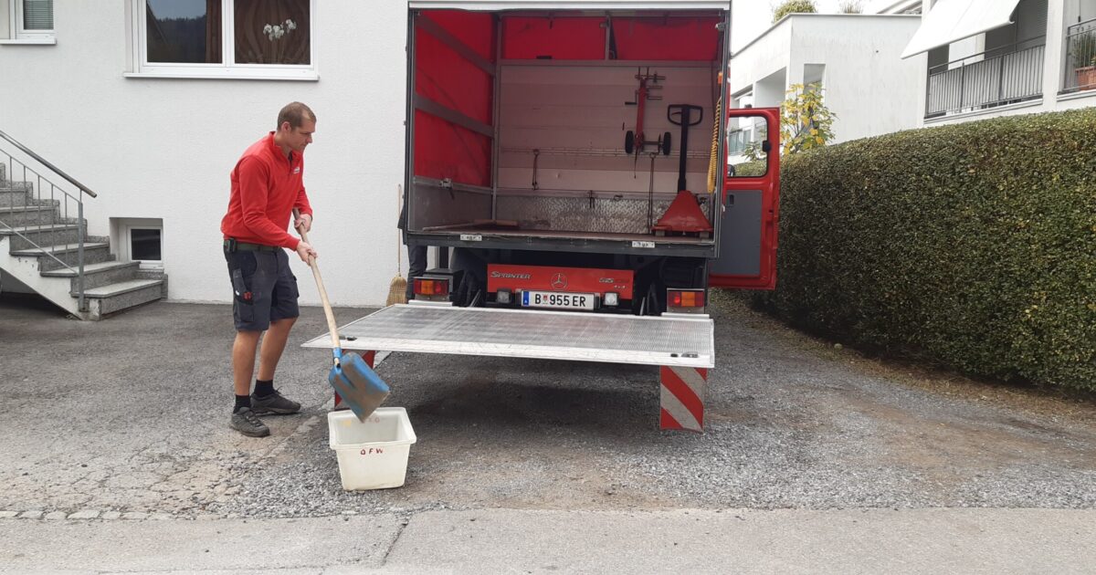 Einsatz Nr-342 31.10.2022 12:45 Uhr – Lorenz-Schertlerstraße >> Ölspur 