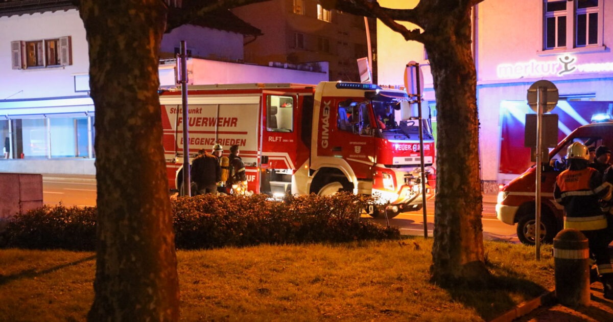 Einsatz Nr-349 02.12.2022 21:53 – BREGENZ Römerstraße >> Rauchentwicklung