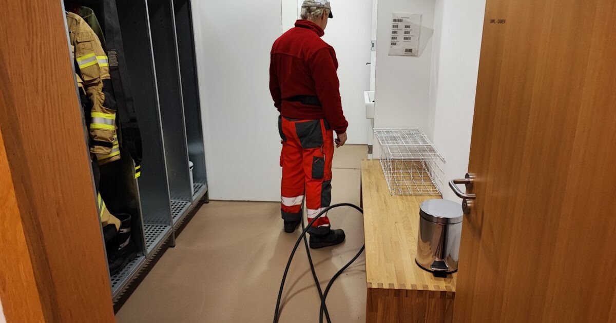 Einsatz Nr-350 03.12.2022 04:03 – Weberstraße >> Wasserschaden