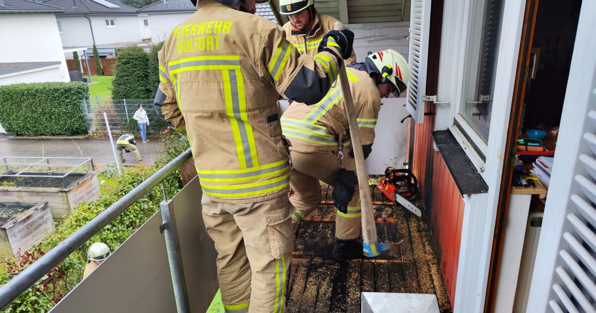 Einsatz Nr-01 13.01.2023 13:35 Uhr – Rosenstraße >> Balkonbrand