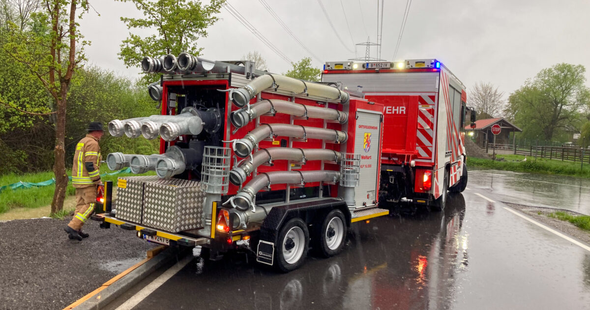 Einsatz Nr-14 28.04.2023 10:16 Uhr – Bildsteinerstraße >> Hochleistungspumpe um Überflutung zu verhindern