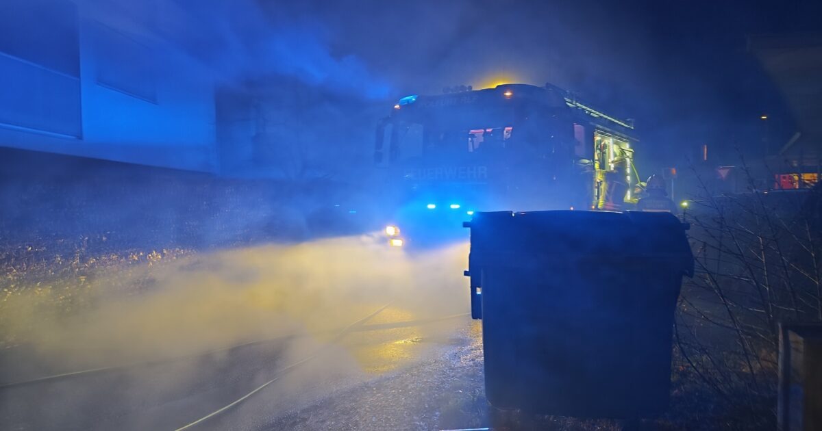 Einsatz Nr-09 31.03.2023 23:34 Uhr – Frühlingsstraße >> Containerbrand