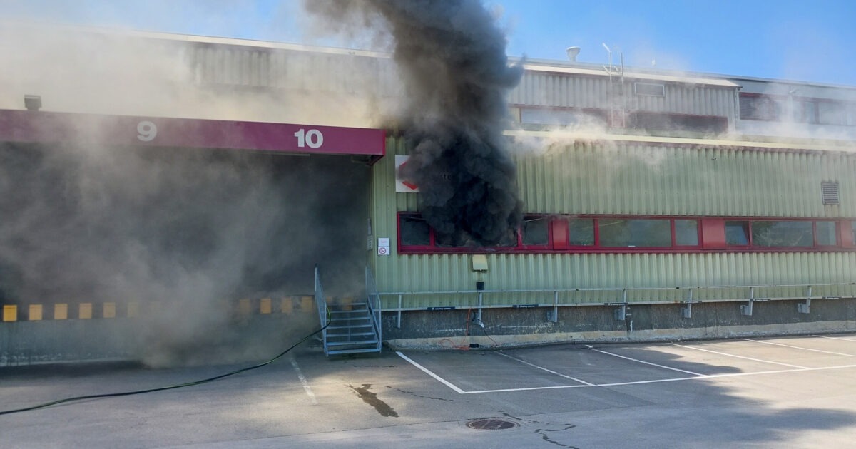 Einsatz Nr-26 31.05.2023 12:50 Uhr – Holzriedstraße >> Verpuffung in Batterieprüfraum