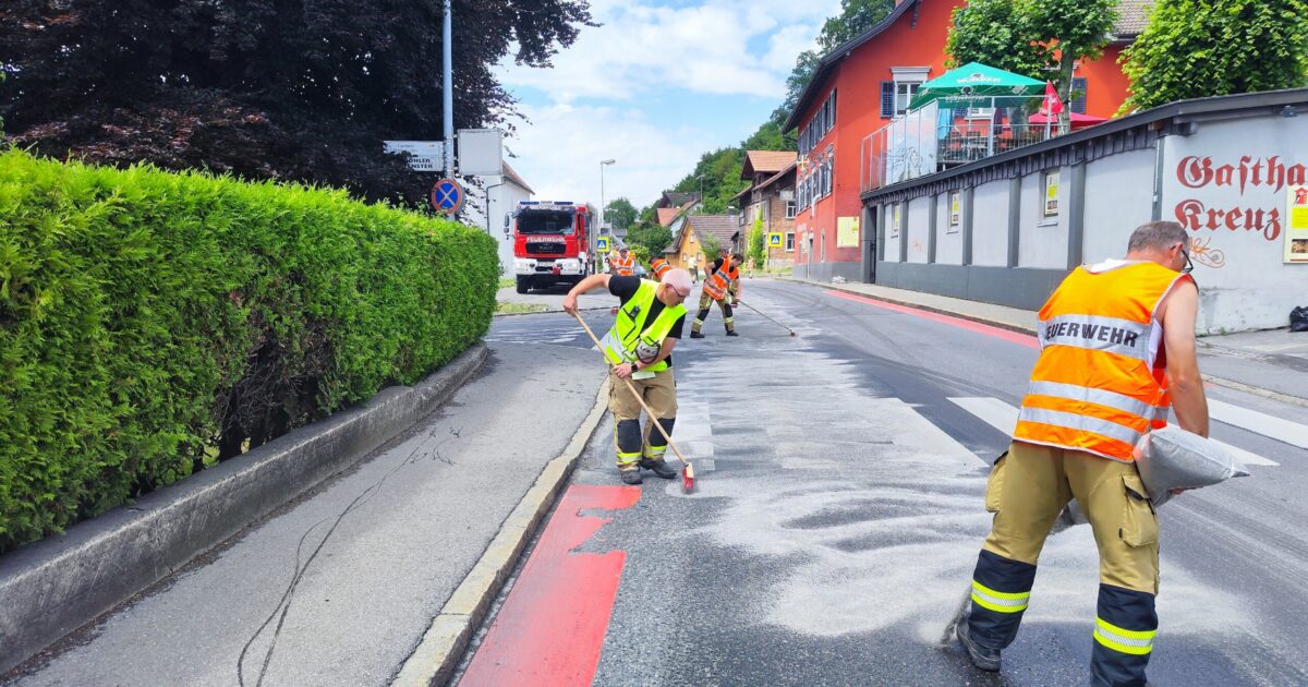 Einsatz Nr-36 02.07.2023 14:09 Uhr – Dornbirner Straße >> Frittierfett verloren