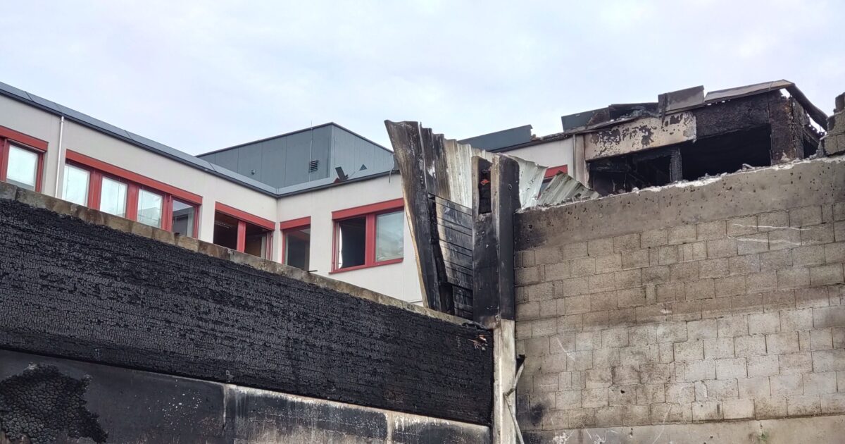 Einsatz Nr-14 07.02.2024 12:47 Uhr > Holzriedstraße – Nachlöscharbeiten