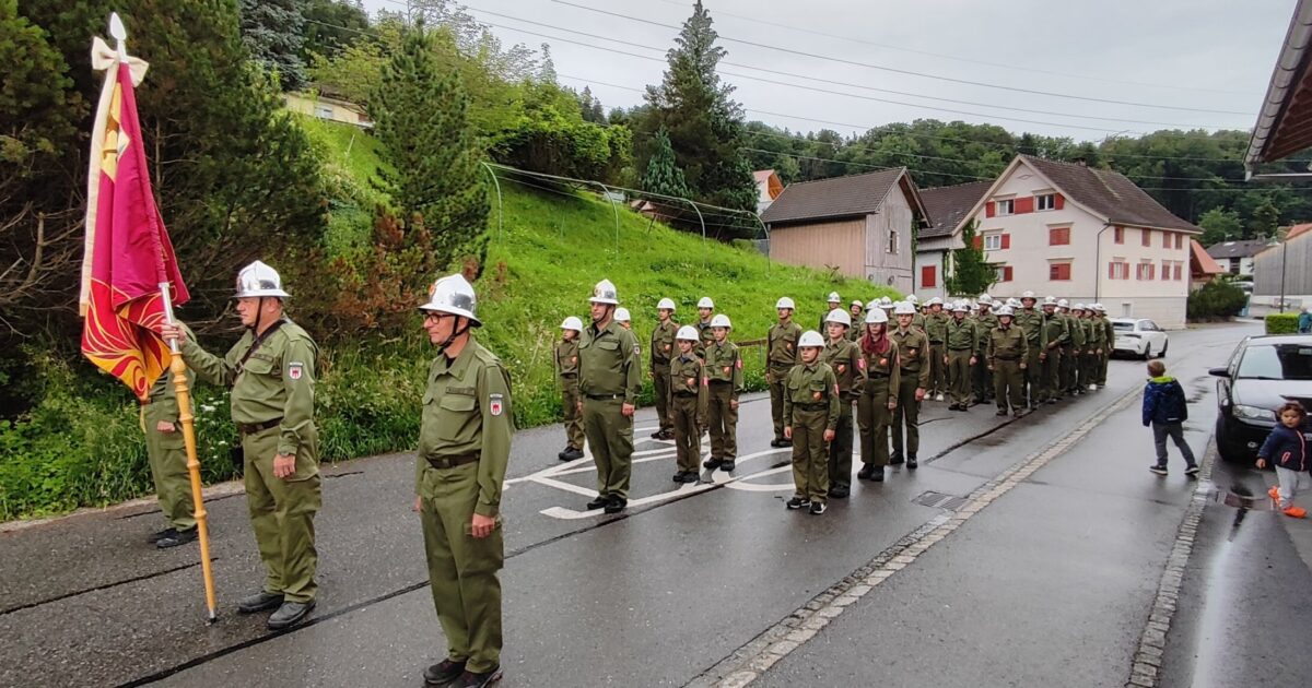 Marschübung  als Vorbereitung für das Landesfeuerwehrfest