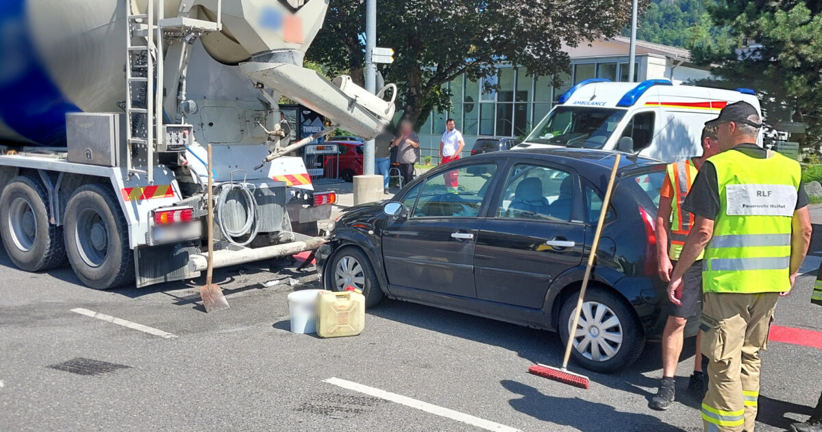 Einsatz-Nr. 61 09.07.2024 10:55 Uhr – Achstraße>> Verkehrsunfall PKW > LKW