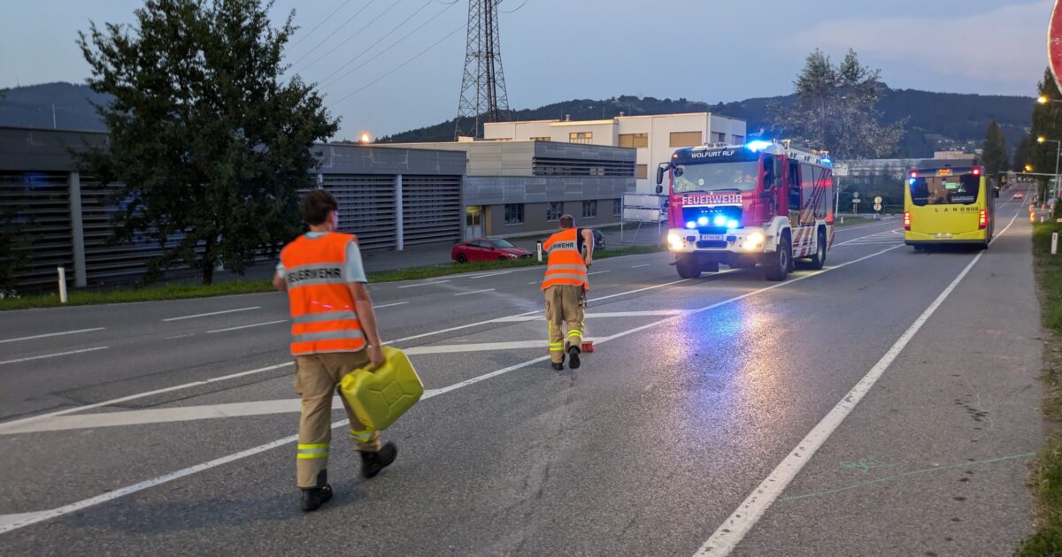 Einsatz-Nr. 104 28.08.2024 20:40 Uhr – Senderstarße >> Ölspur