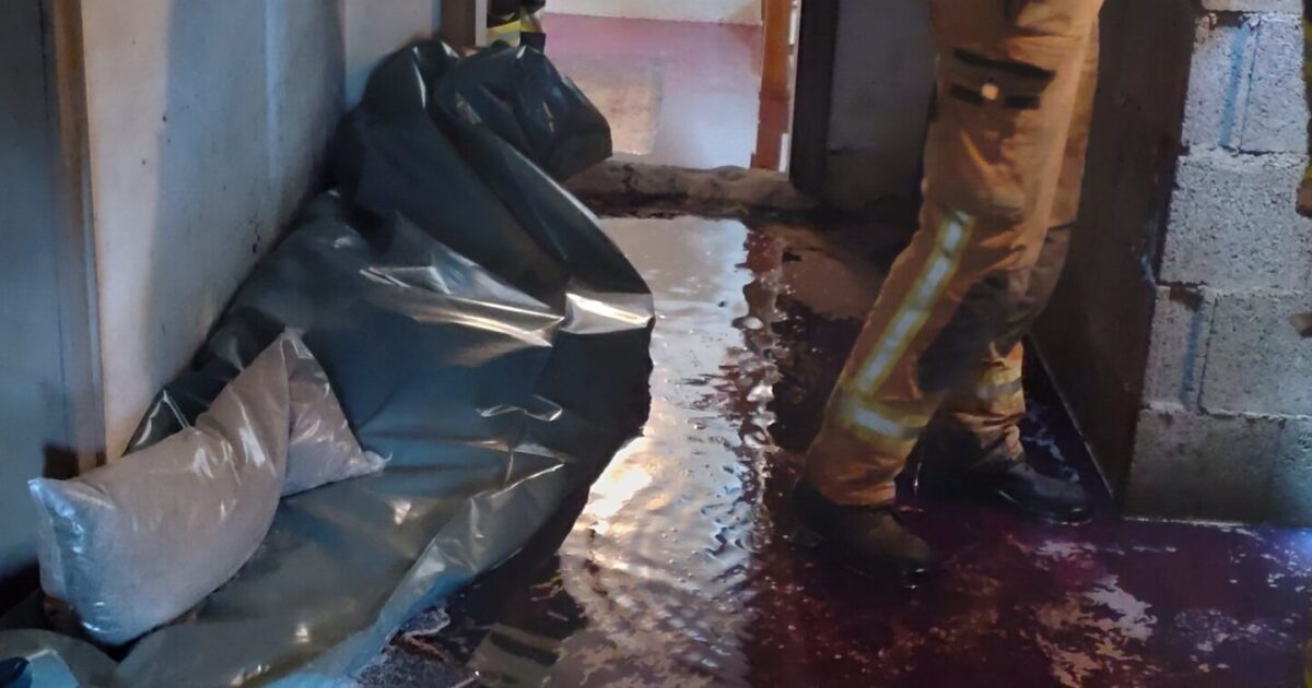 Einsatz-Nr. 117 03.10.2024 12:57 Uhr – Feldweg >> Leck im Öltank