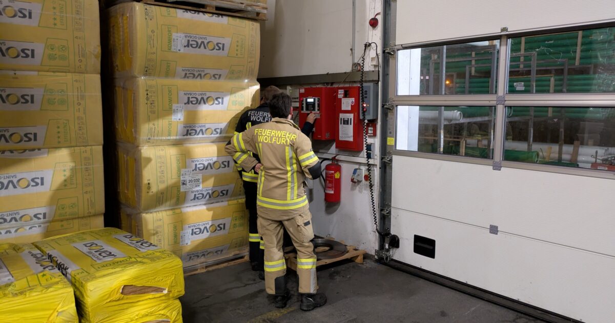 Einsatz-Nr. 121 22.10.2024 19:28 Uhr – Sportplatzstraße>> BMA hat ausgelöst