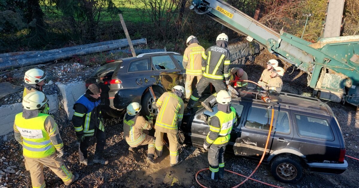 Training für Fortgeschrittene: Arbeiten mit hydraulischem Rettungsgerät