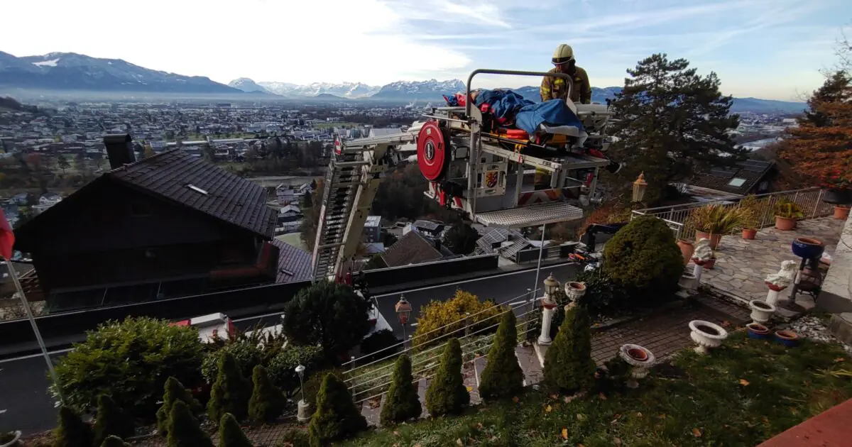 Einsatz-Nr. 113 | 19.11.2025 | 09:18 Uhr – KENNELBACH Langenerstraße >> Patientenrettung