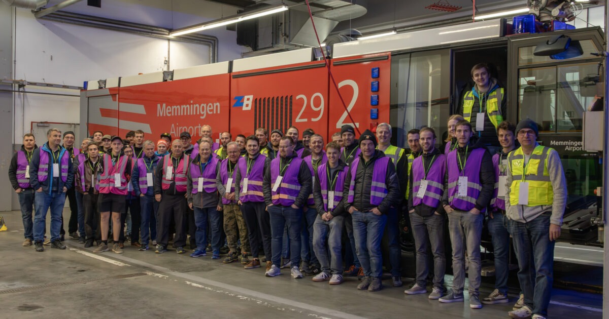 Besuch bei der Flughafenfeuerwehr Memmingen
