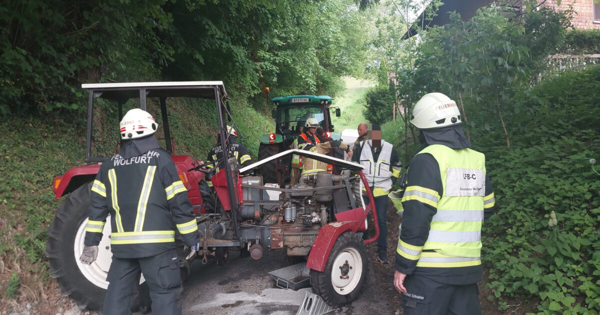 Traktor bei Unfall überschlagen – Lenker verletzt